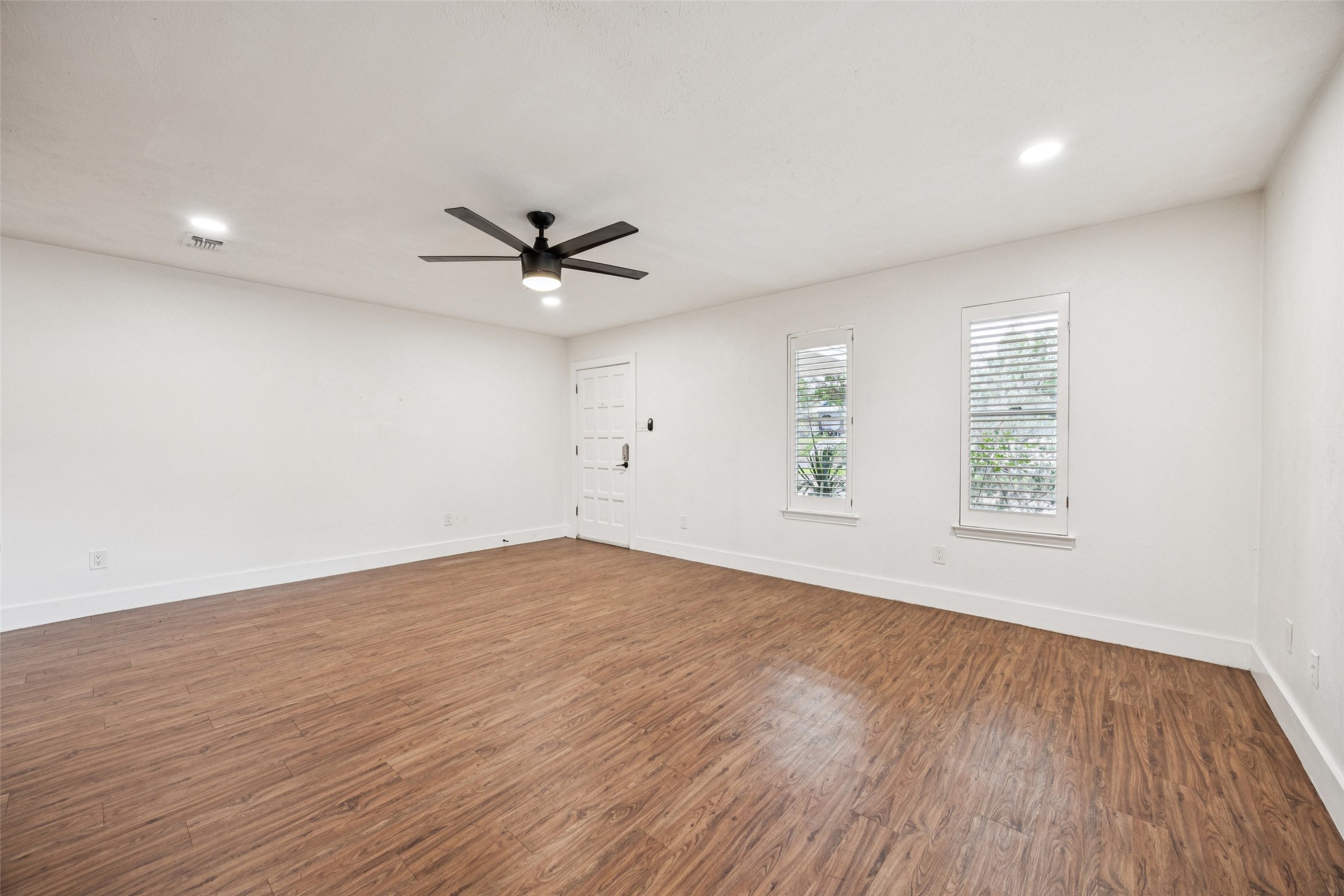 2529 W Twelfth Street