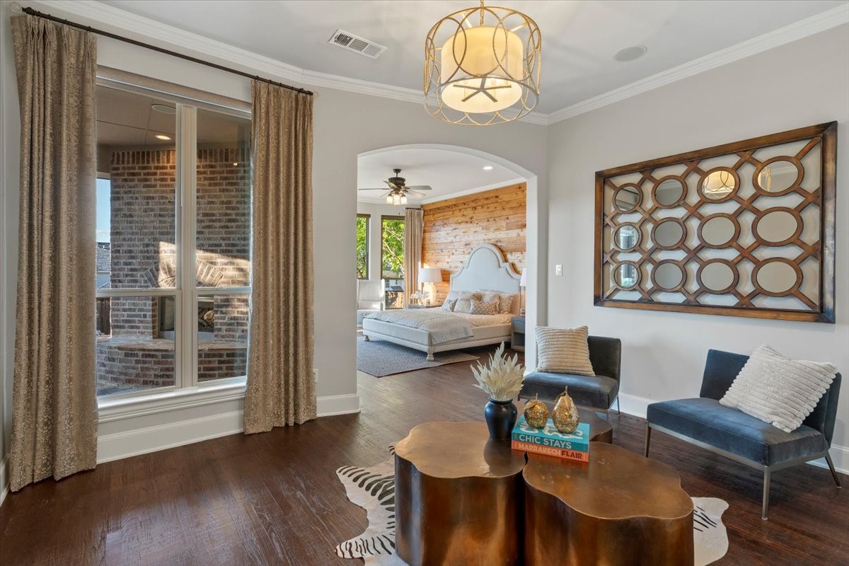 2709 King Arthur Boulevard