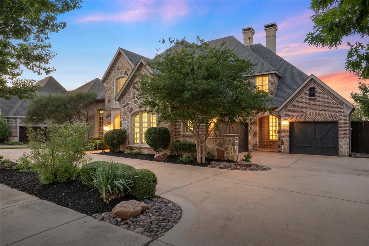 2709 King Arthur Boulevard