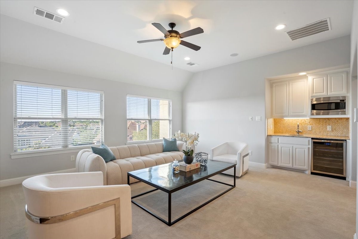 2709 King Arthur Boulevard