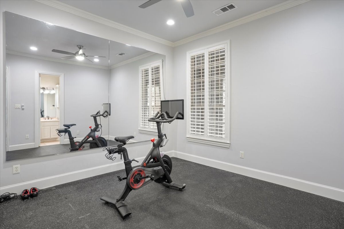 2709 King Arthur Boulevard