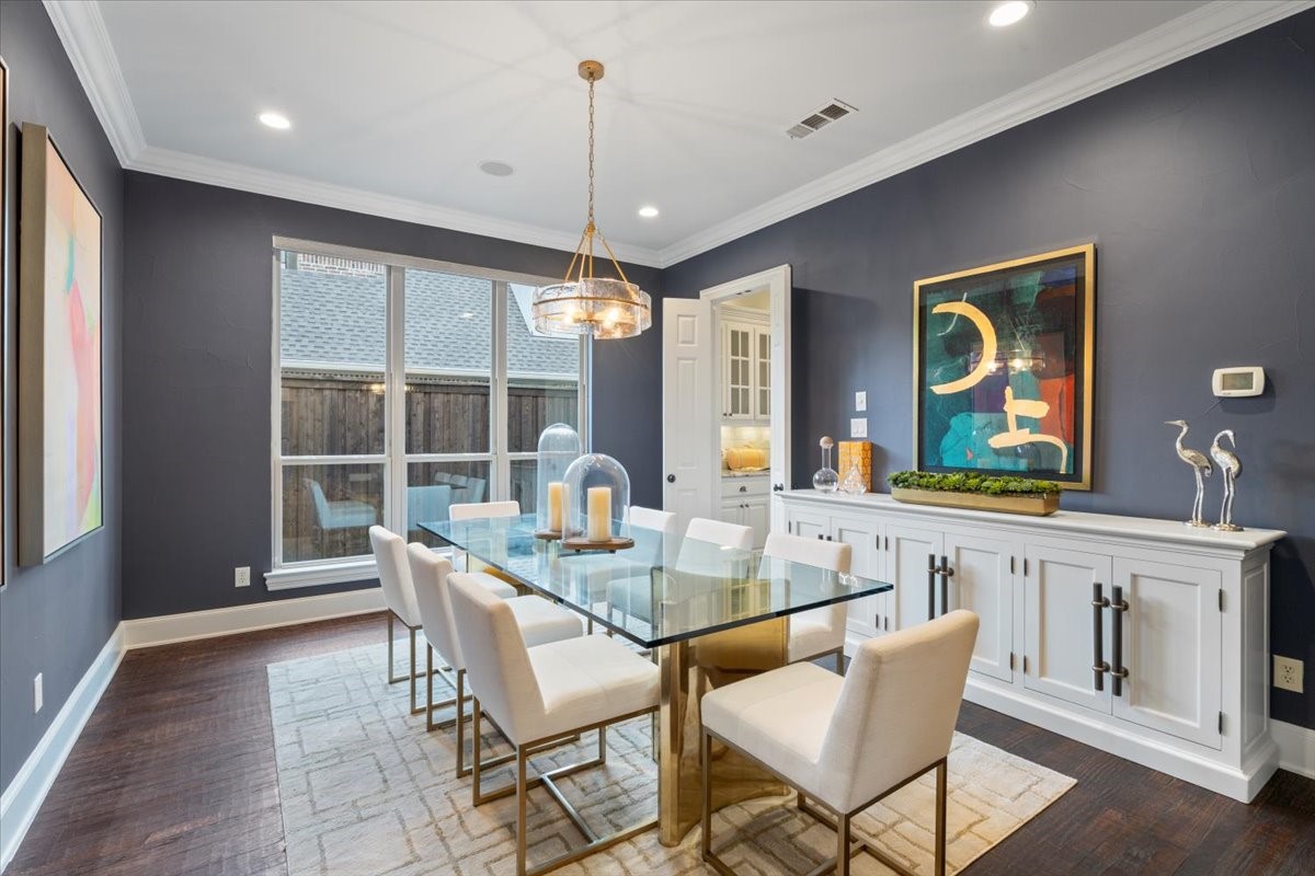 2709 King Arthur Boulevard