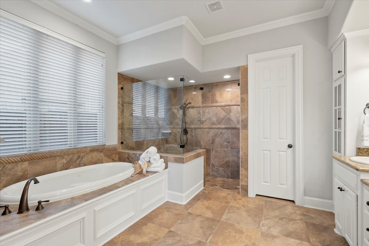 2709 King Arthur Boulevard