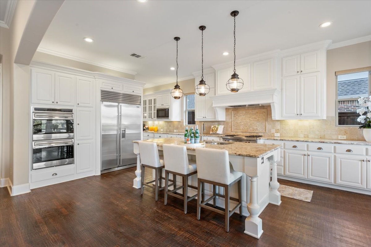 2709 King Arthur Boulevard