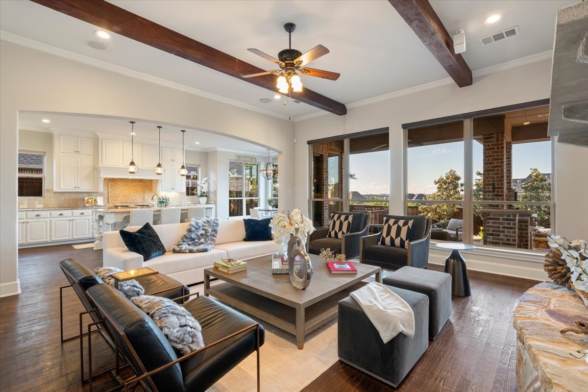 2709 King Arthur Boulevard