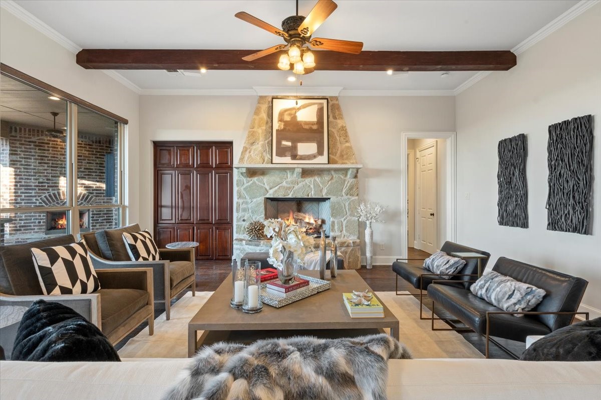 2709 King Arthur Boulevard