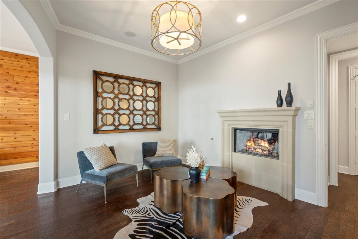 2709 King Arthur Boulevard