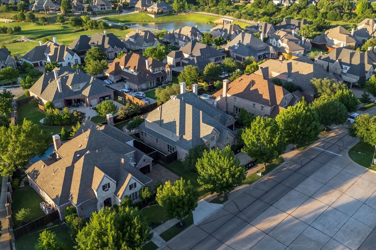 2709 King Arthur Boulevard