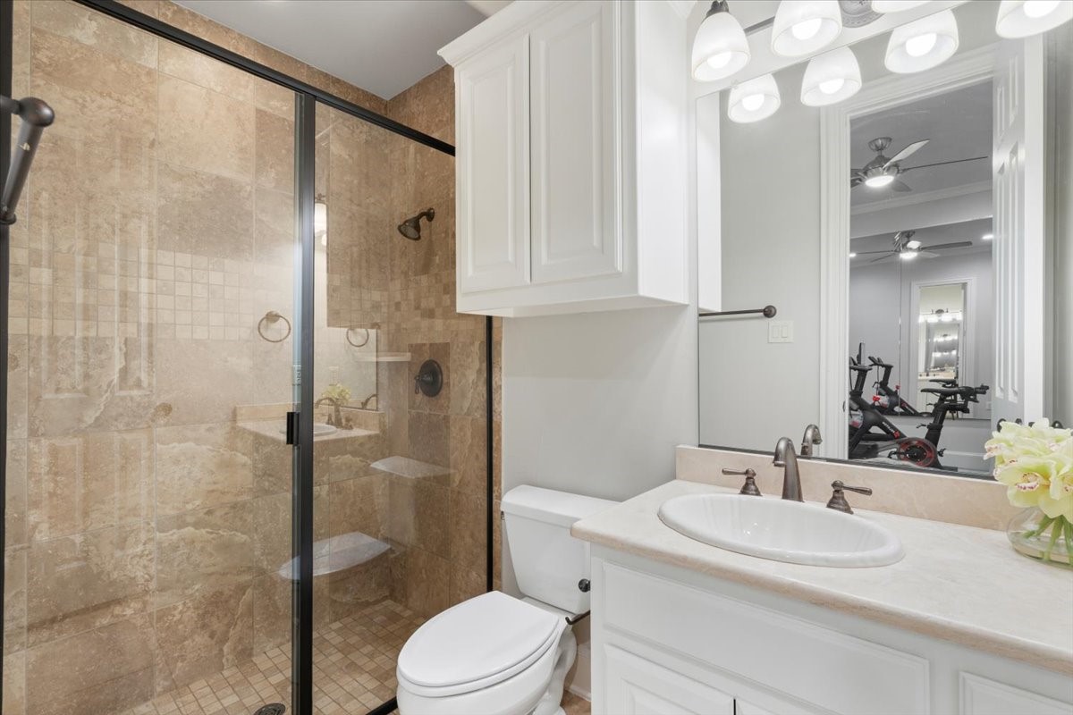 2709 King Arthur Boulevard