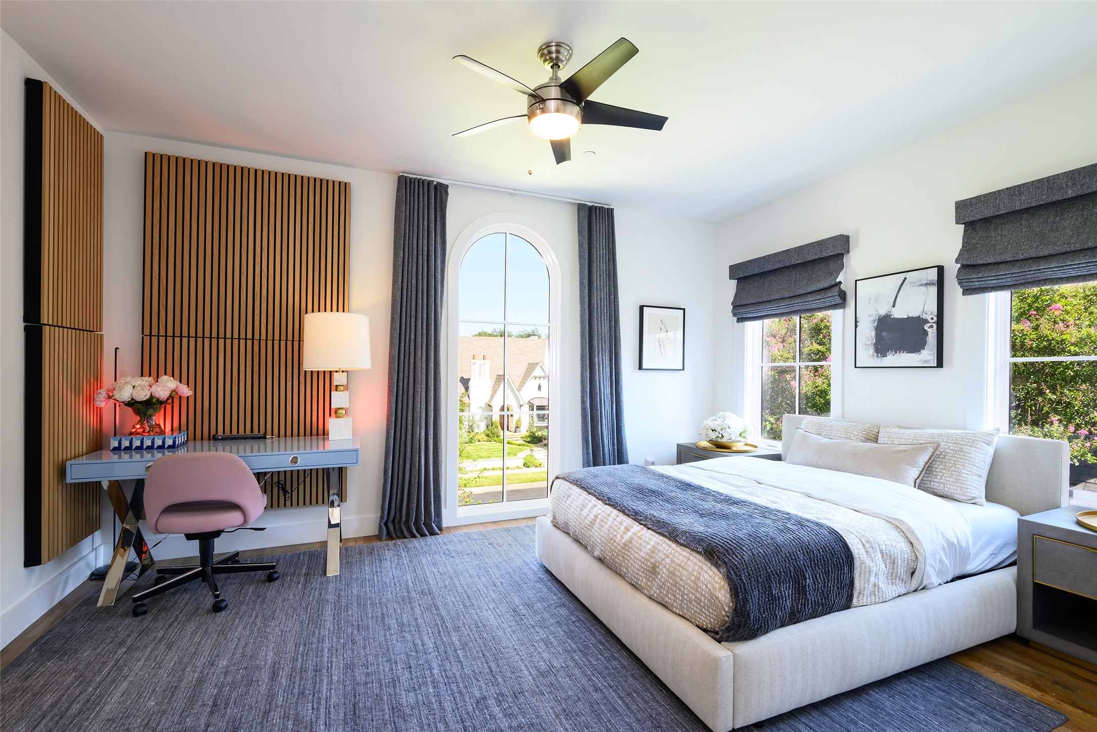 4557 Belclaire Avenue