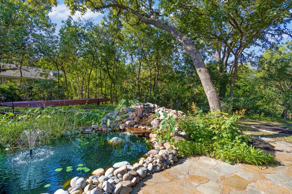 524 N Wharton Street