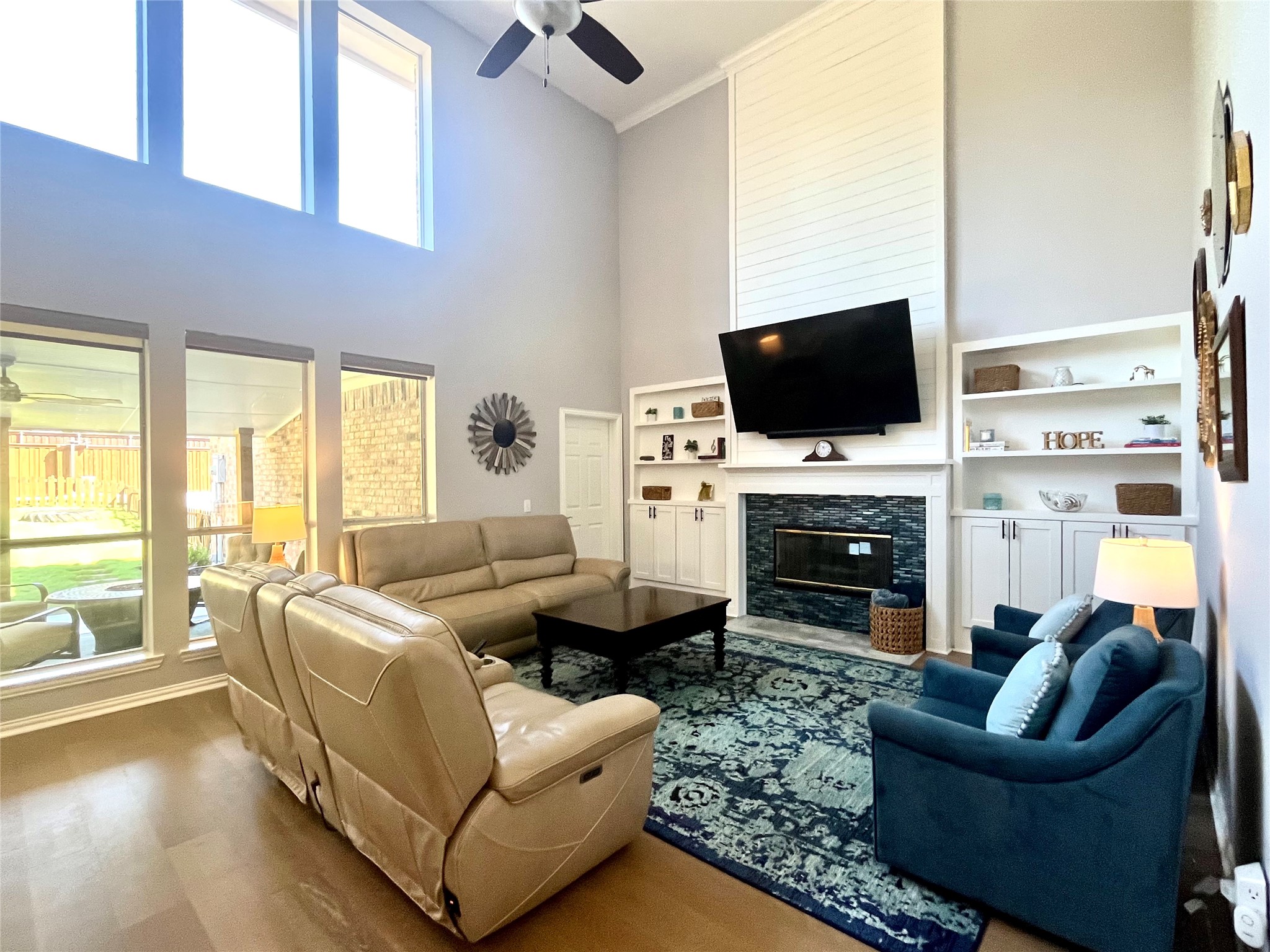 8402 Pinnacle Drive