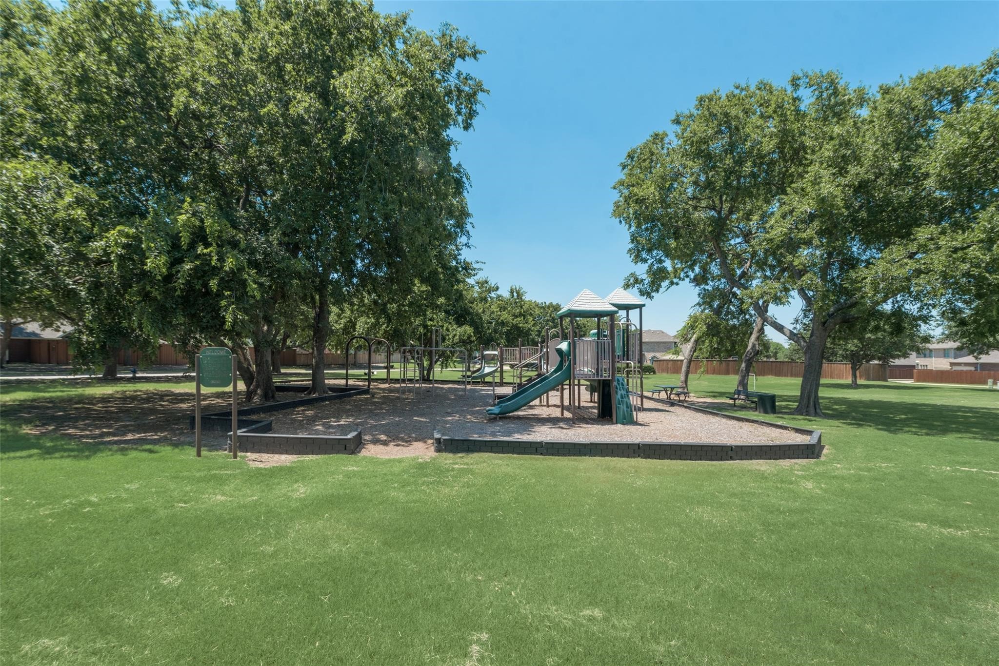 8402 Pinnacle Drive