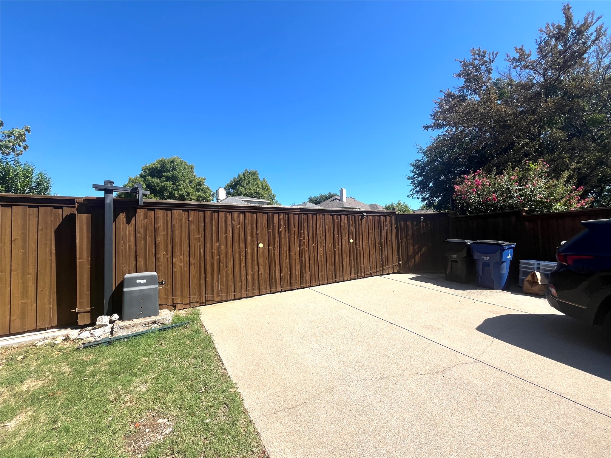 8402 Pinnacle Drive