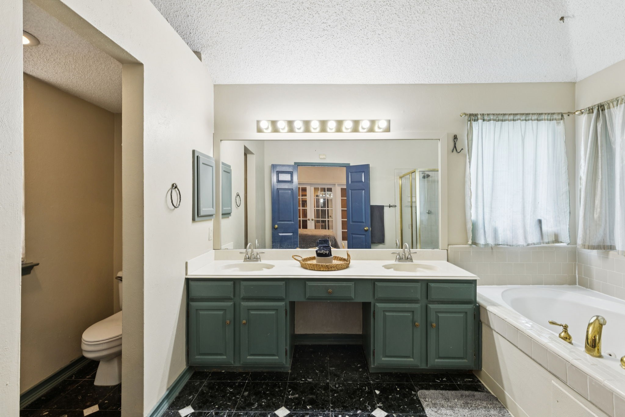 4204 Harvest Hill Court