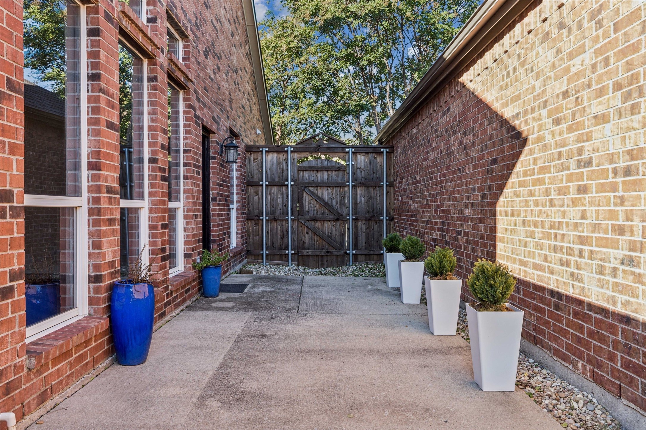 10082 Planters Row Drive