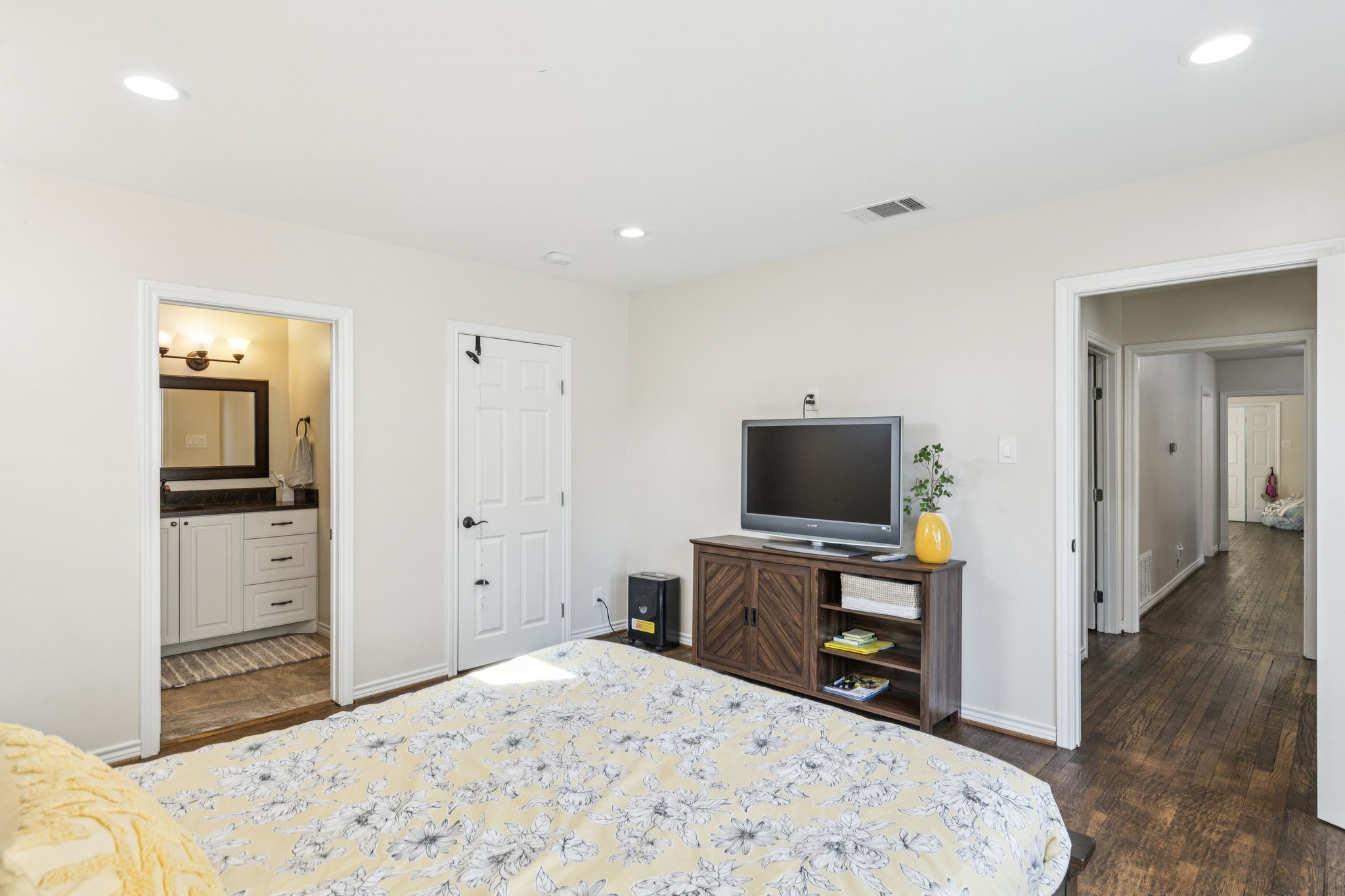 4349 Southern Avenue