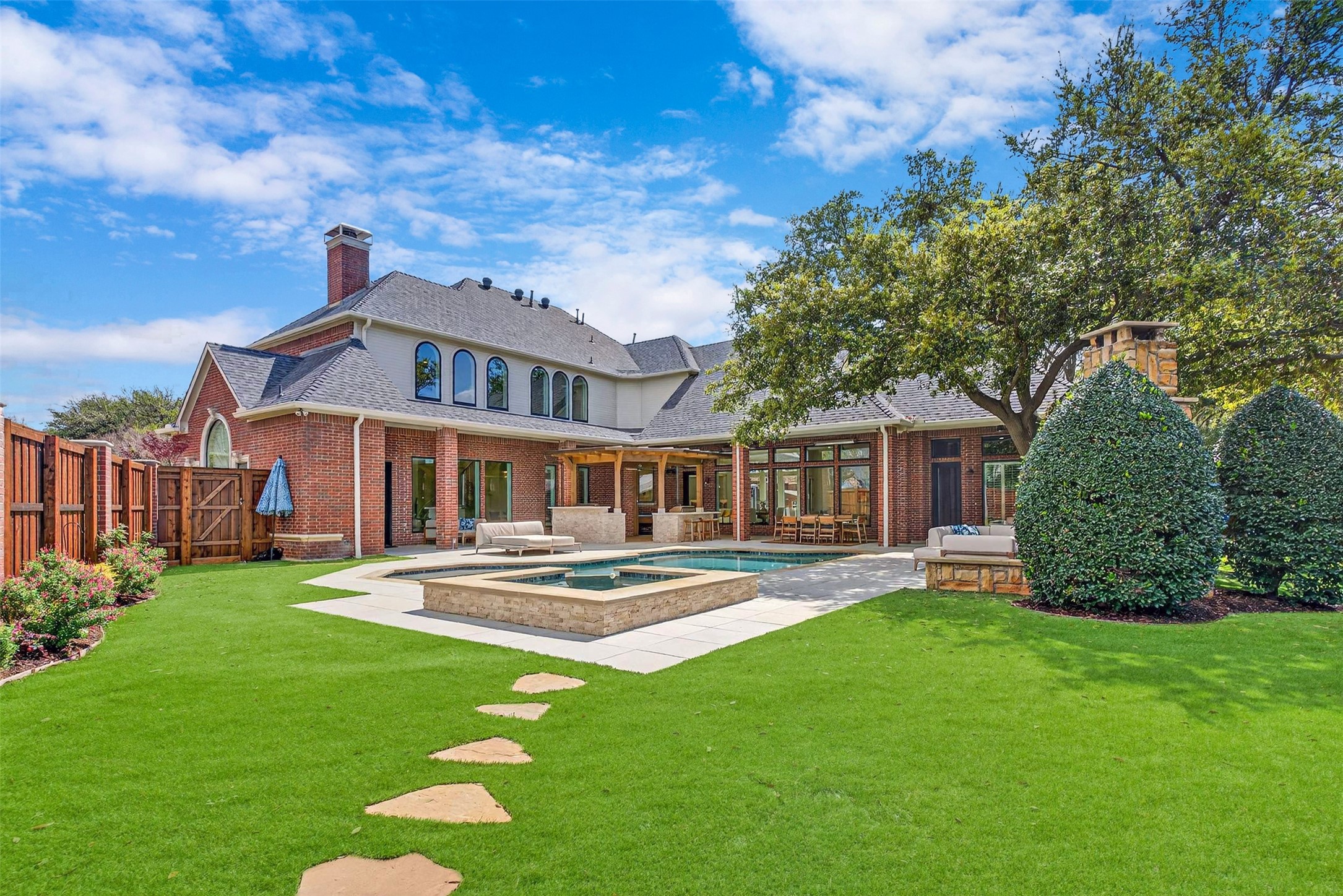 6433 Rockbluff Circle