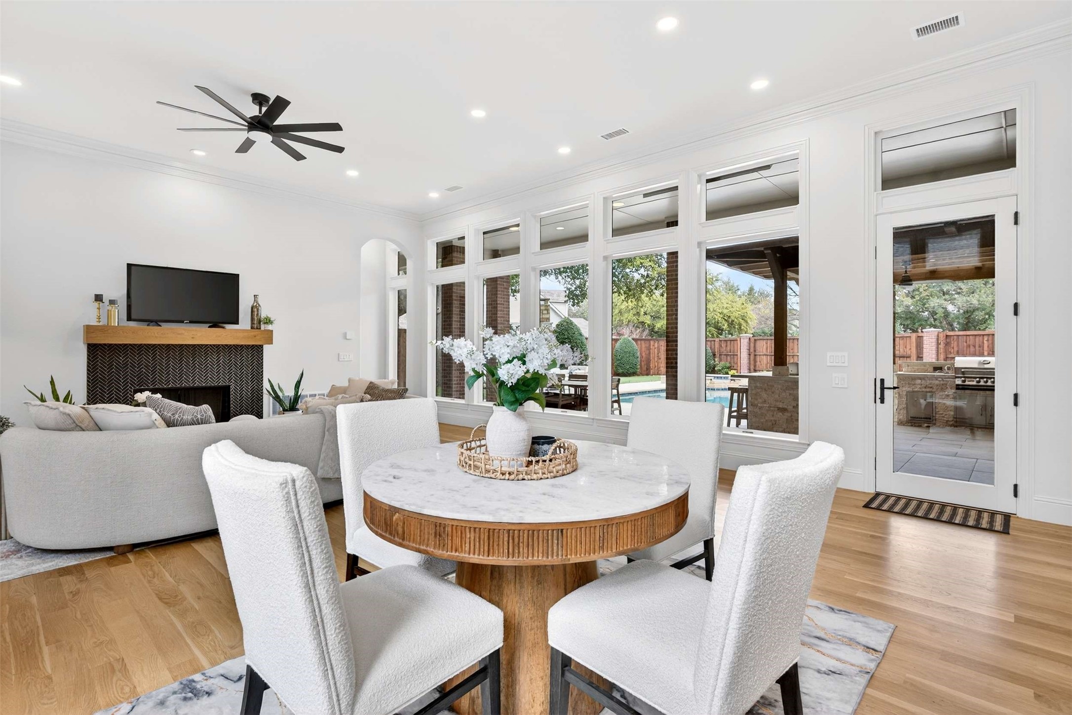 6433 Rockbluff Circle