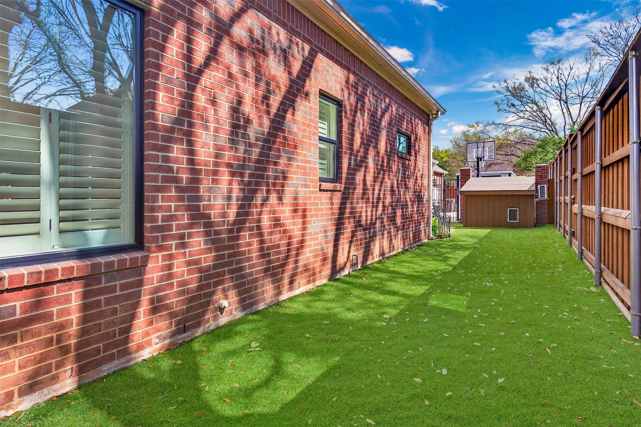 6433 Rockbluff Circle