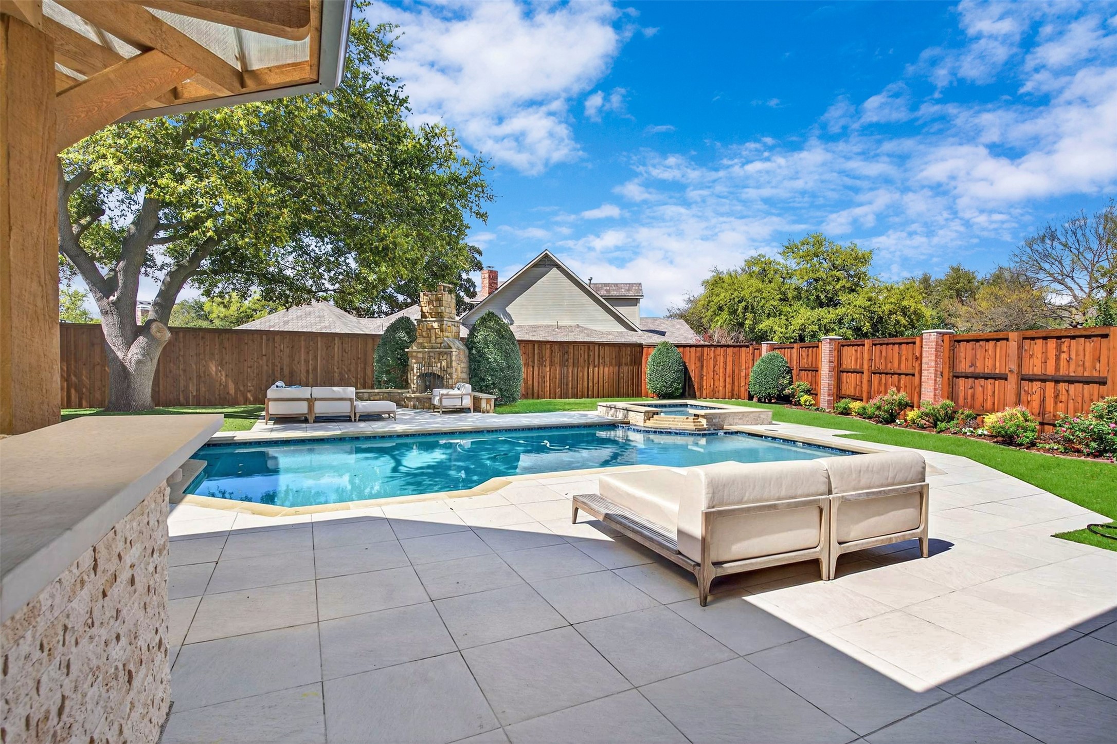 6433 Rockbluff Circle