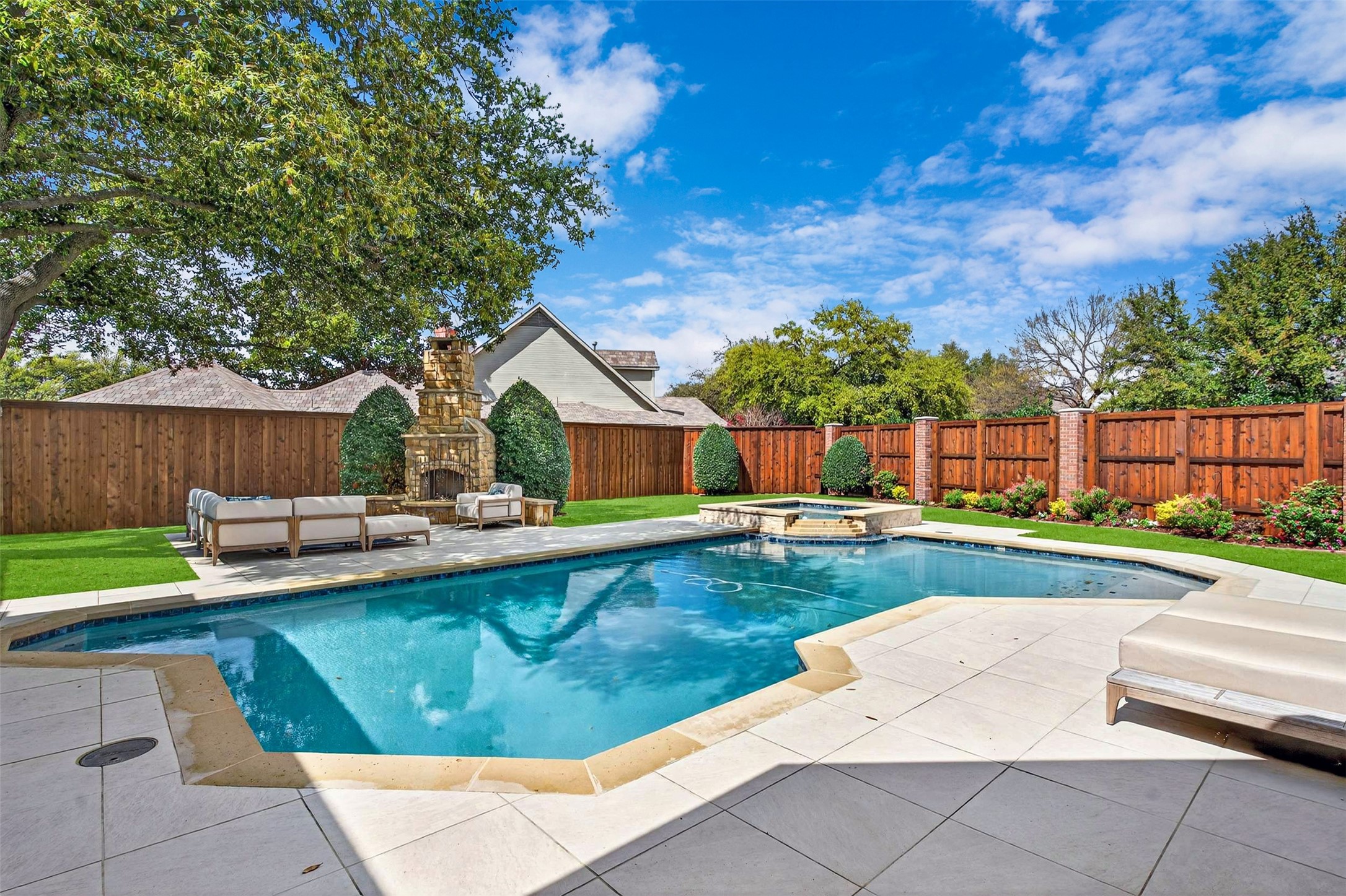 6433 Rockbluff Circle