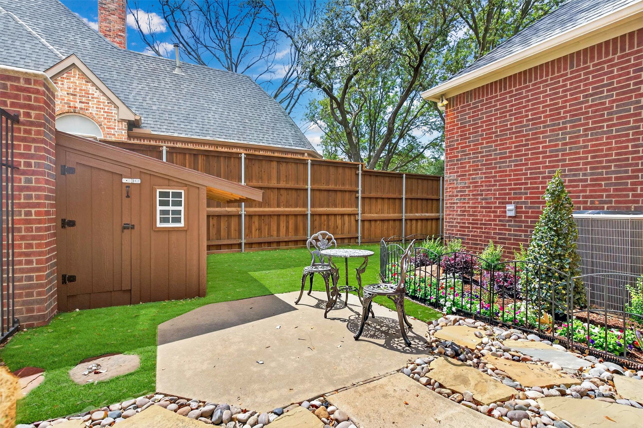 6433 Rockbluff Circle