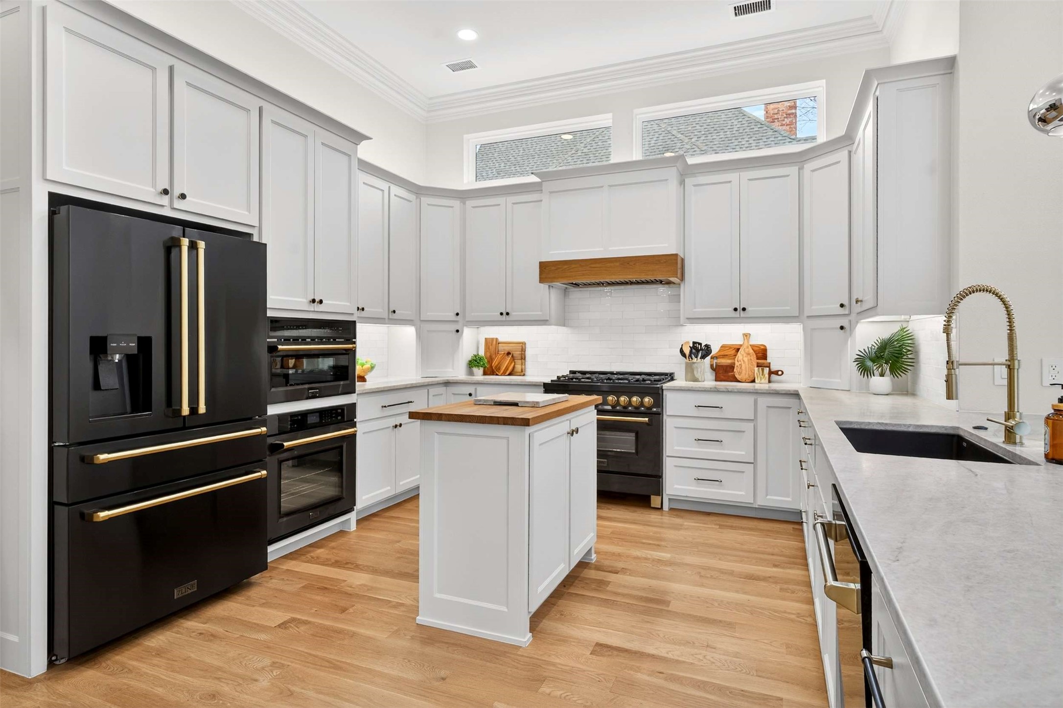 6433 Rockbluff Circle