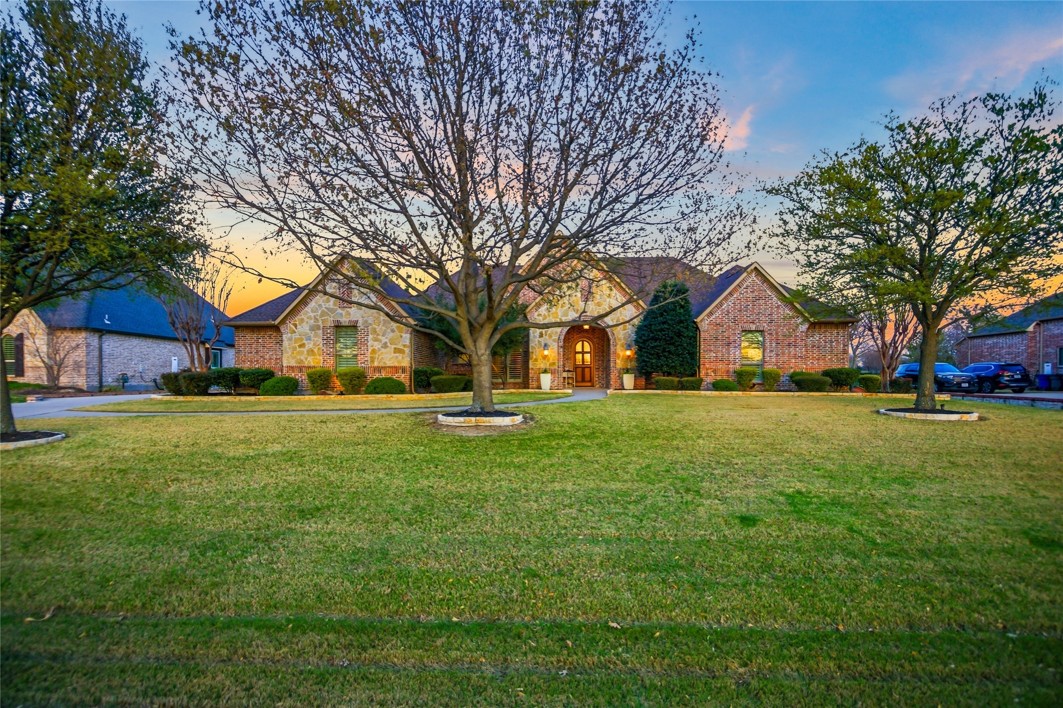 3304 Twin Lakes Drive