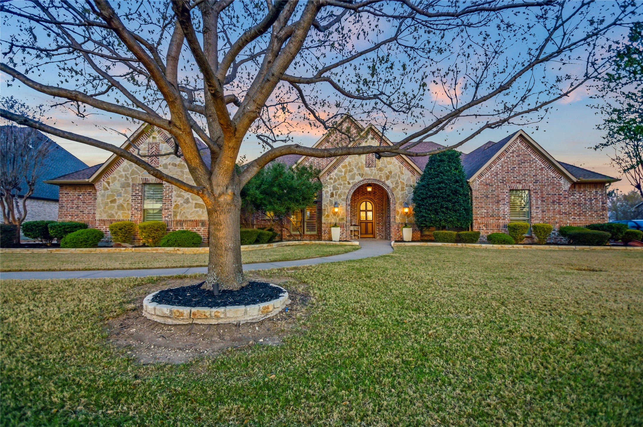 3304 Twin Lakes Drive