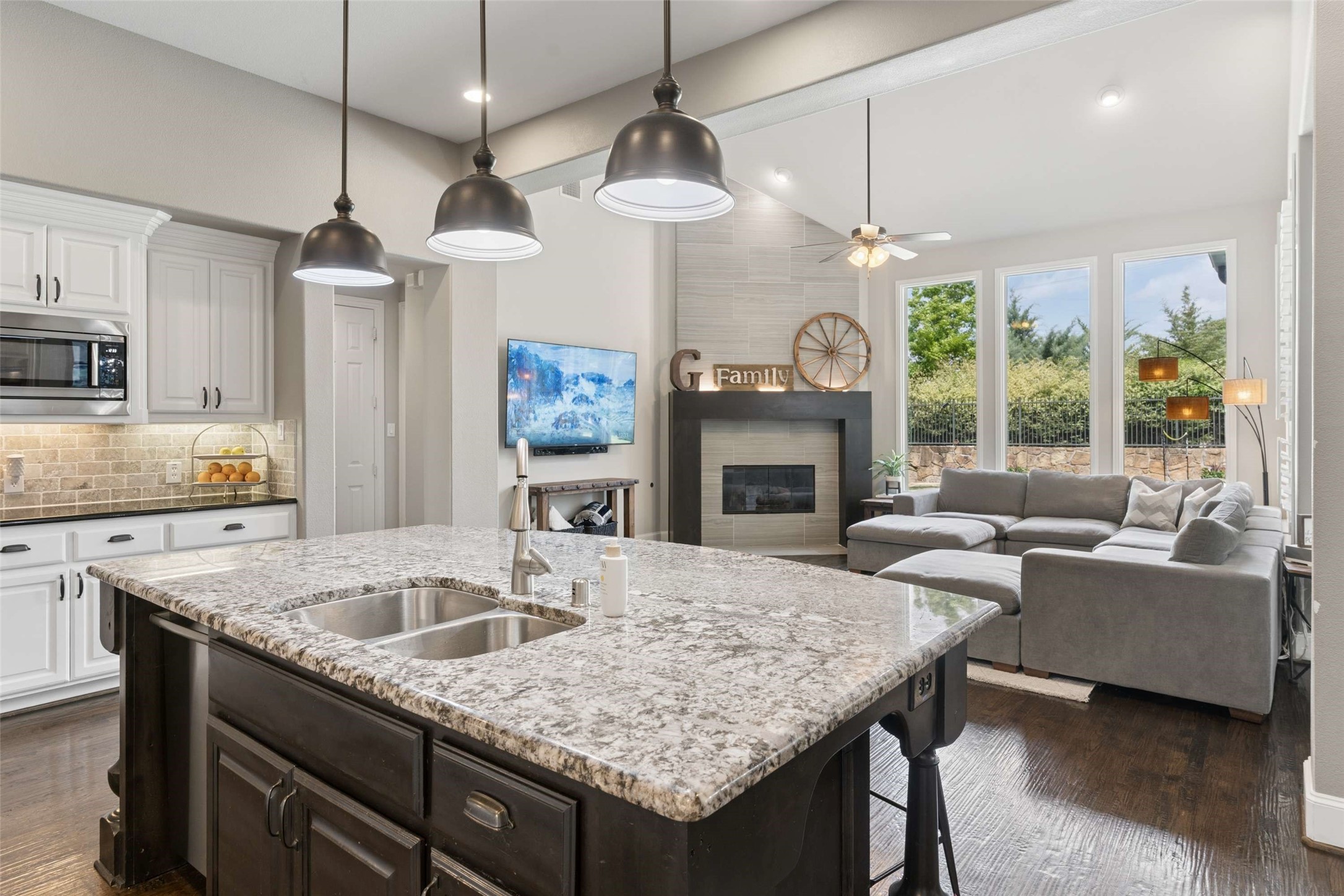 4261 Mesa Drive