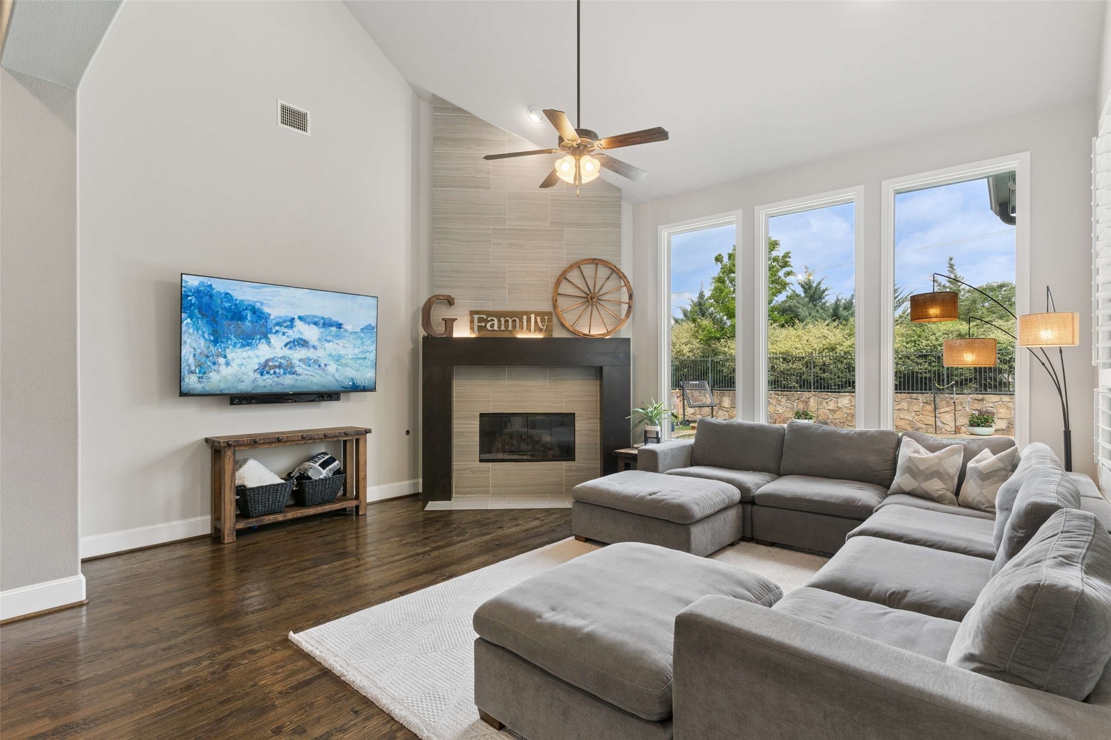 4261 Mesa Drive