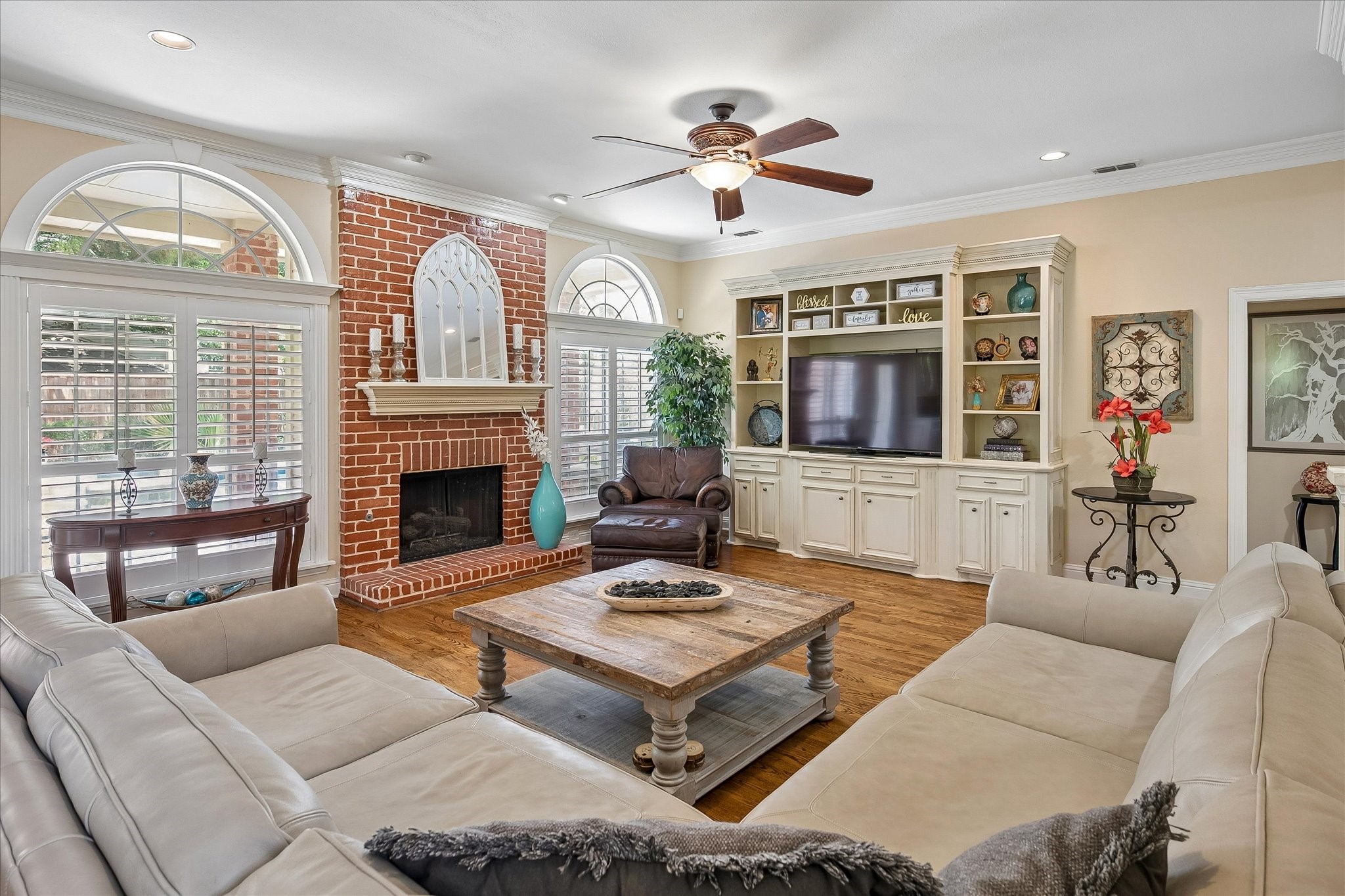 4633 Charles Place