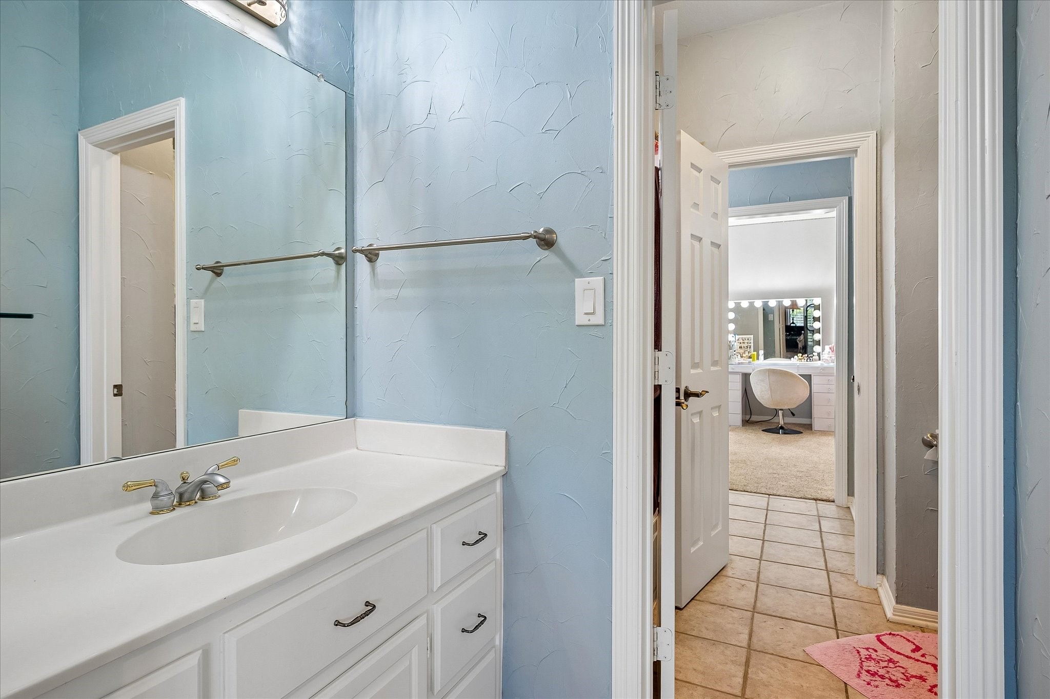 4633 Charles Place