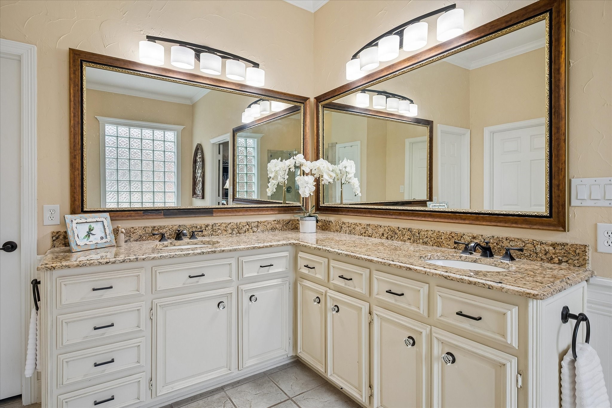 4633 Charles Place