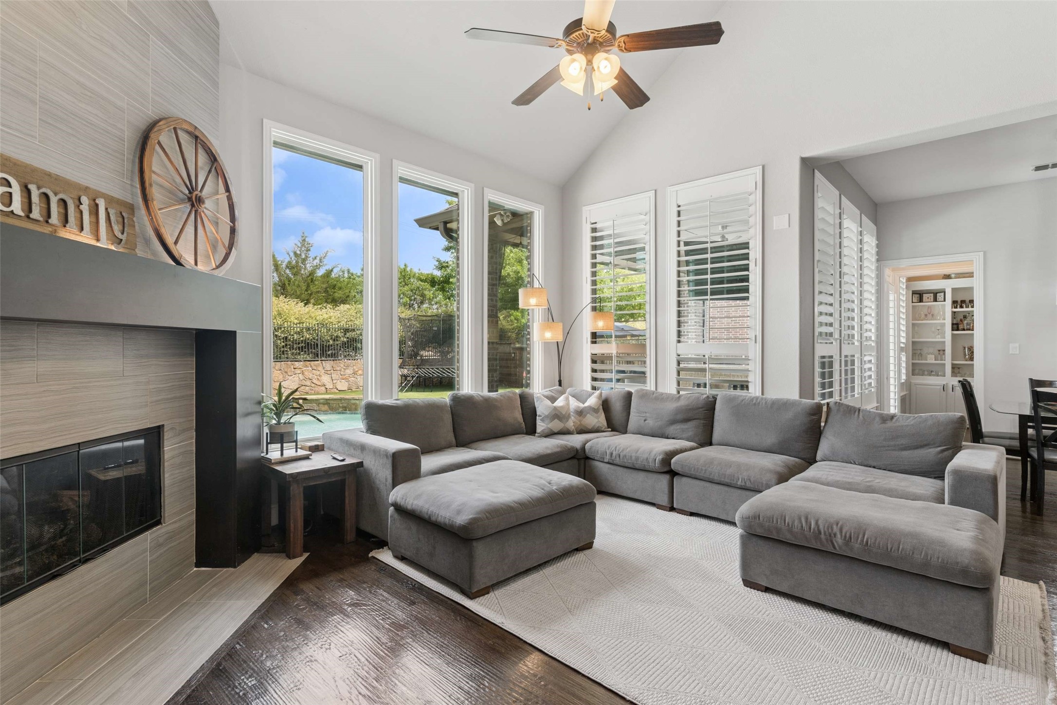 4261 Mesa Drive