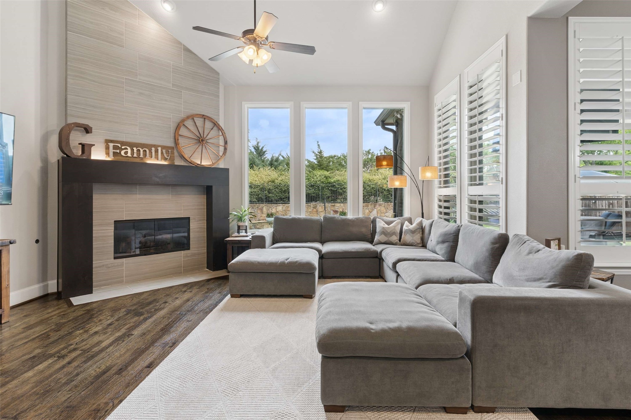 4261 Mesa Drive