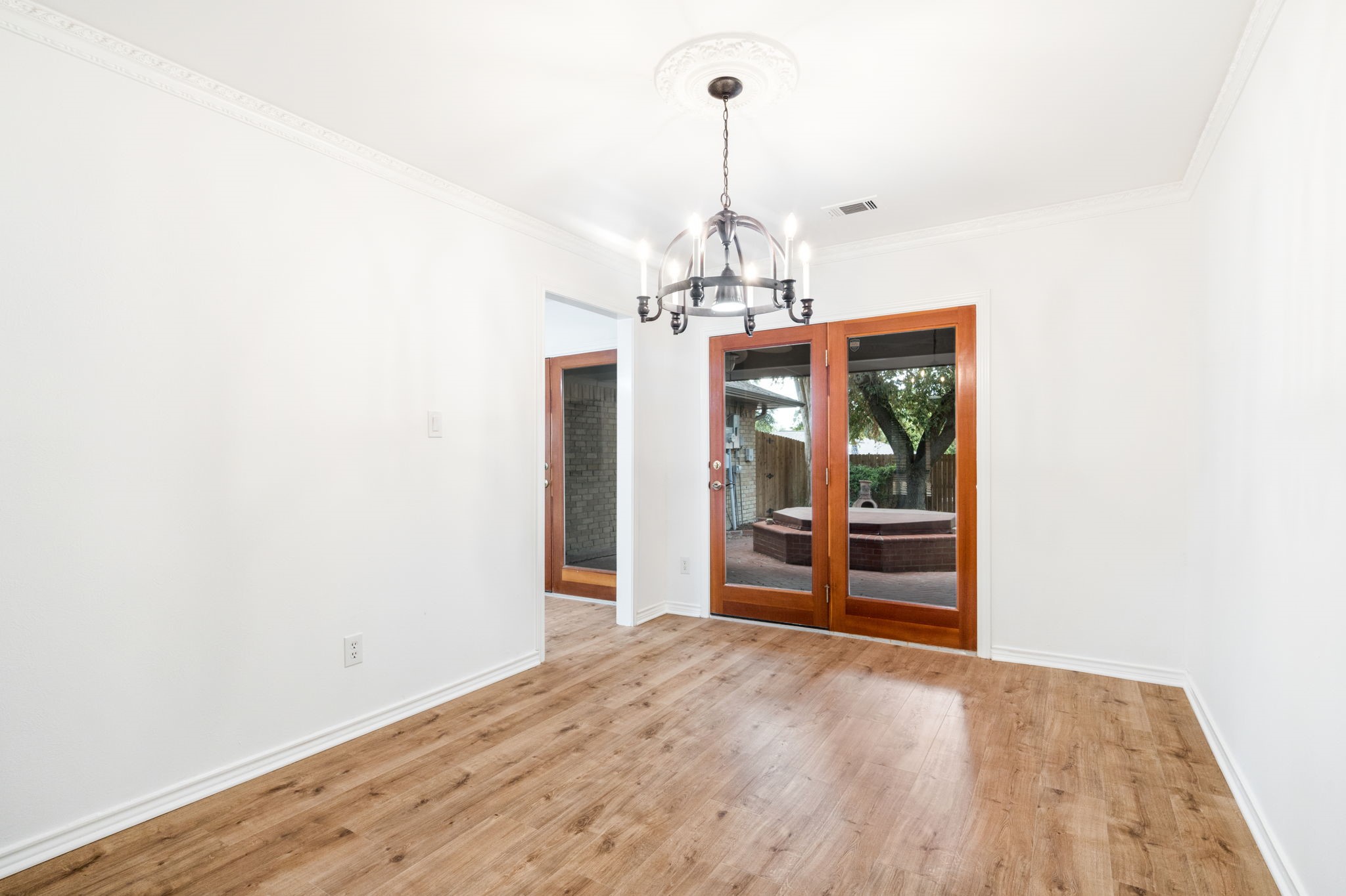 3105 Roundrock Trail
