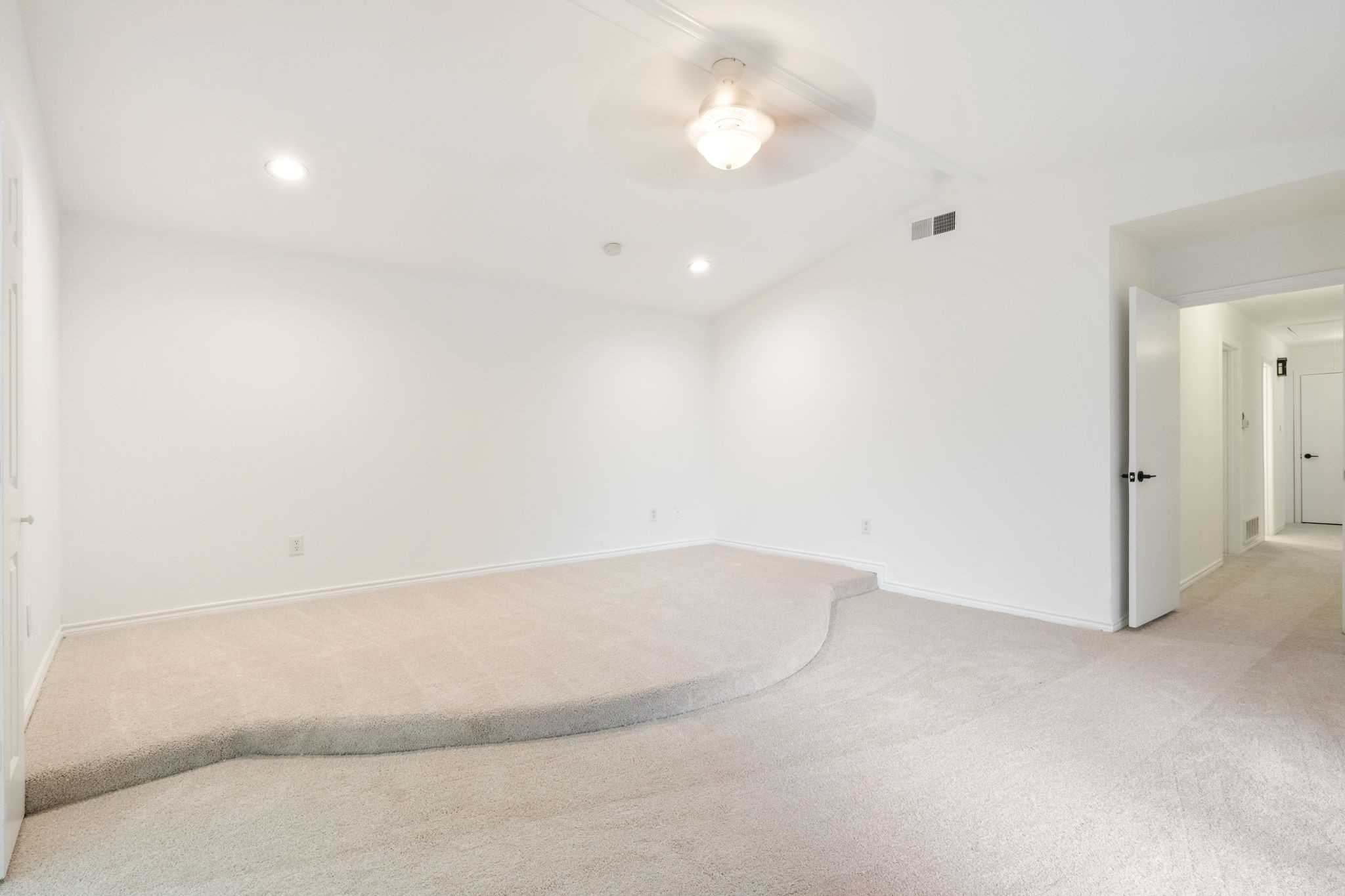 3105 Roundrock Trail