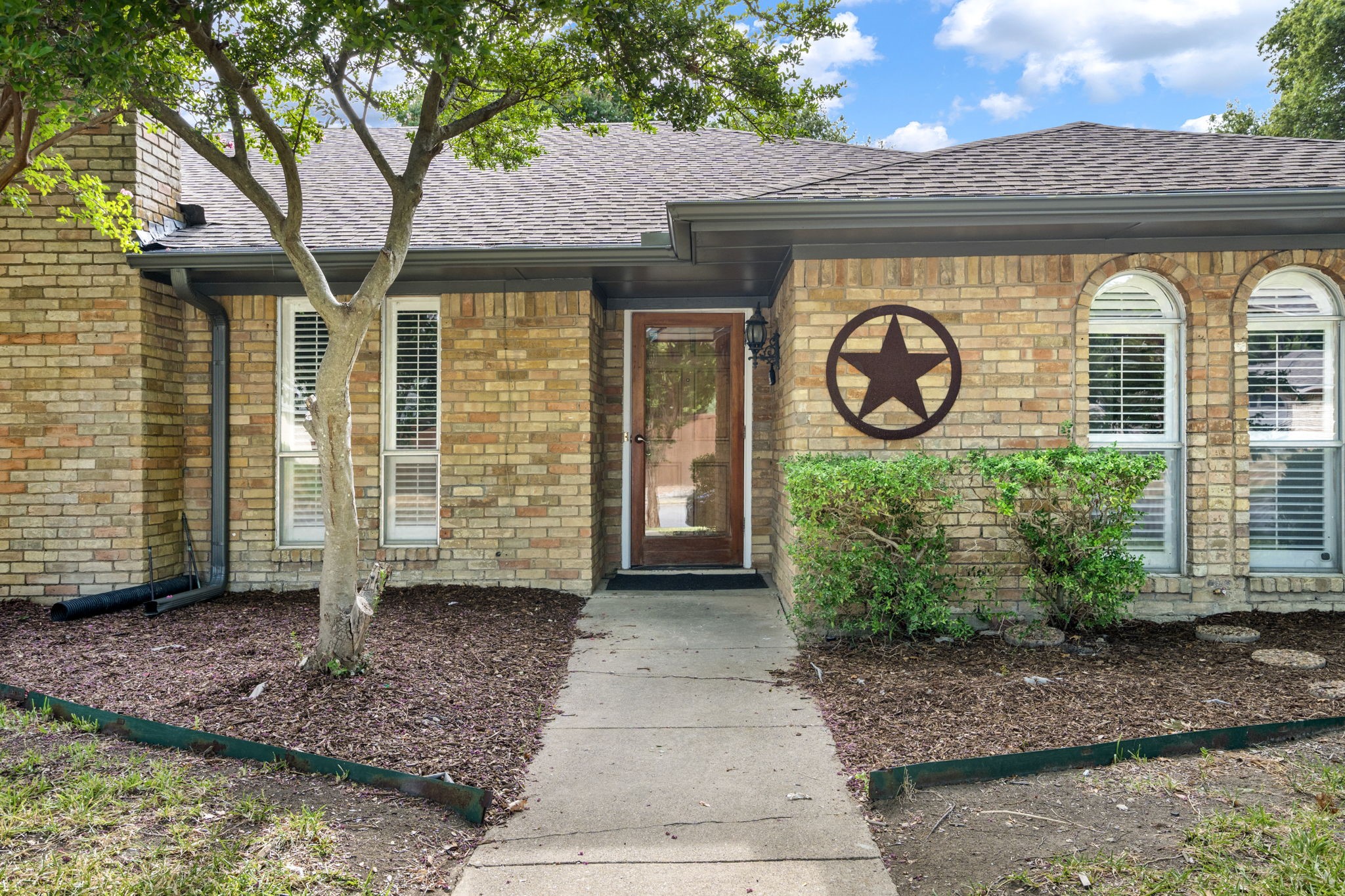 3105 Roundrock Trail