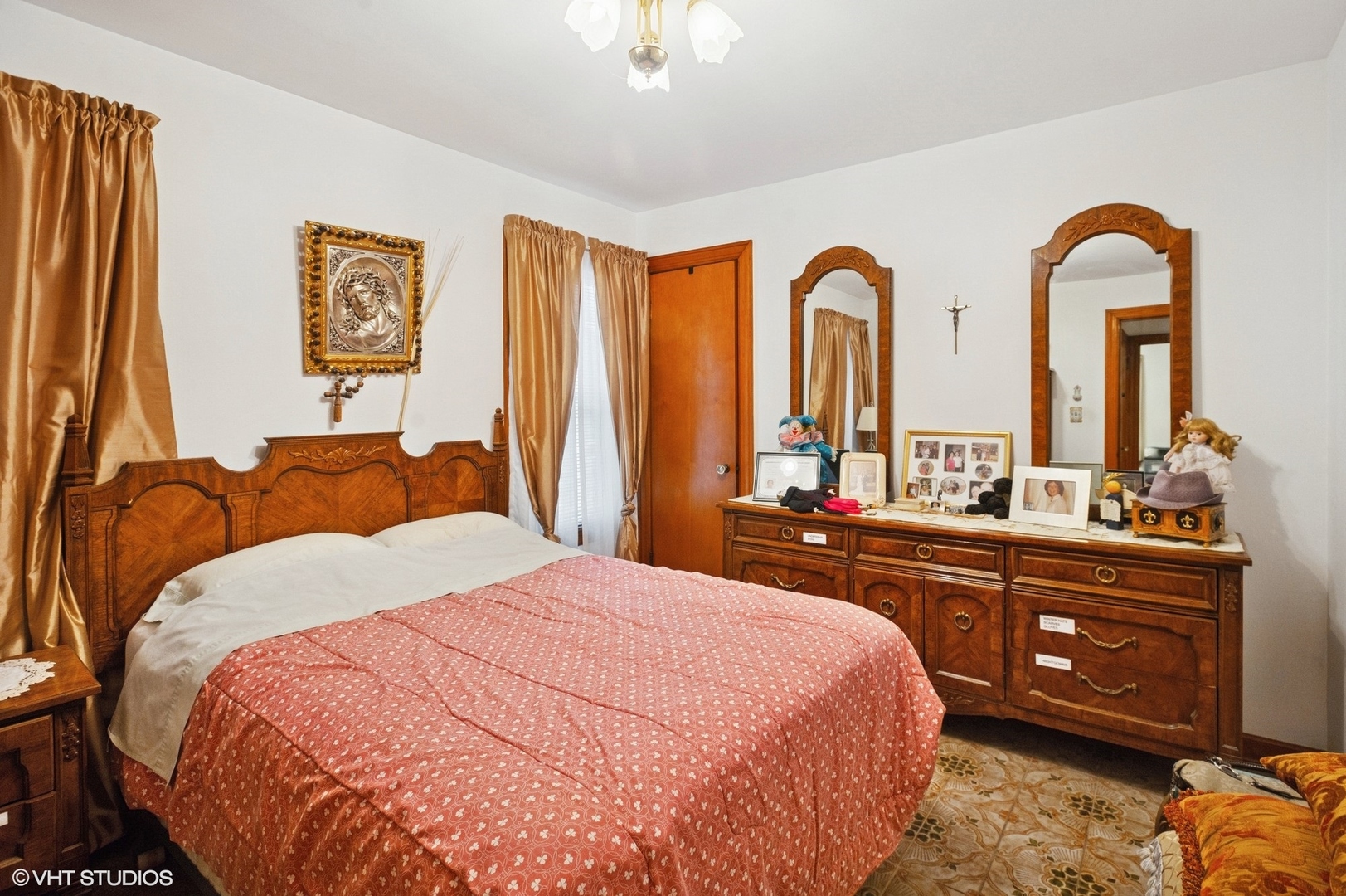 3737 N Cumberland Avenue