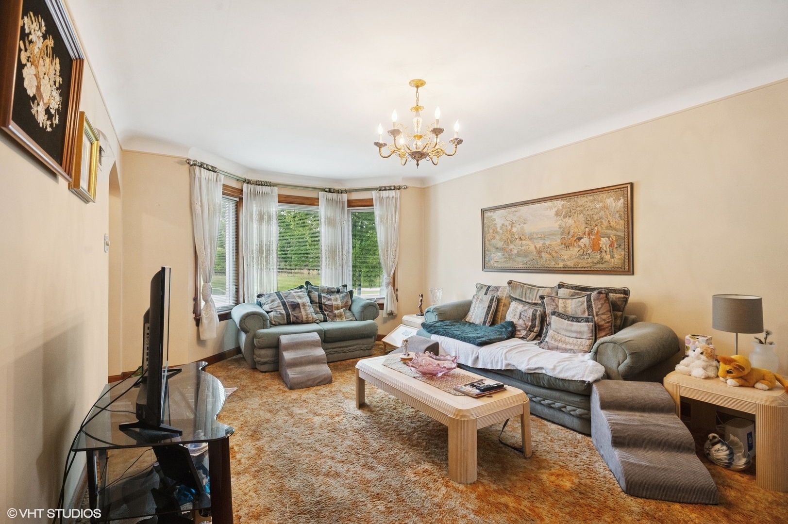 3737 N Cumberland Avenue