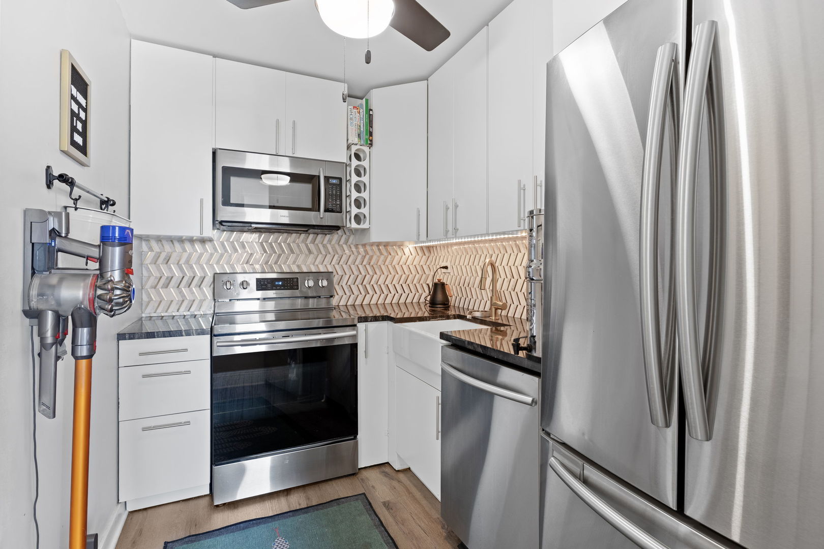 720 W Gordon Terrace Unit: 15N