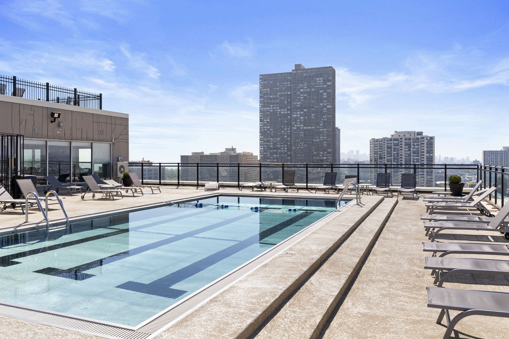 720 W Gordon Terrace Unit: 15N