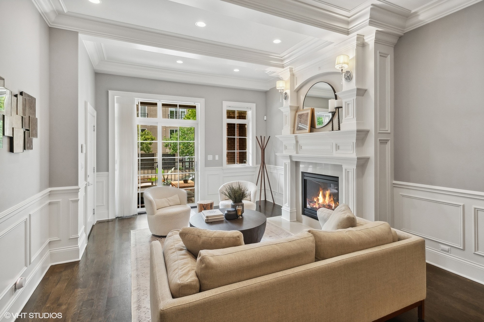 1152 W Newport Avenue Unit: 1