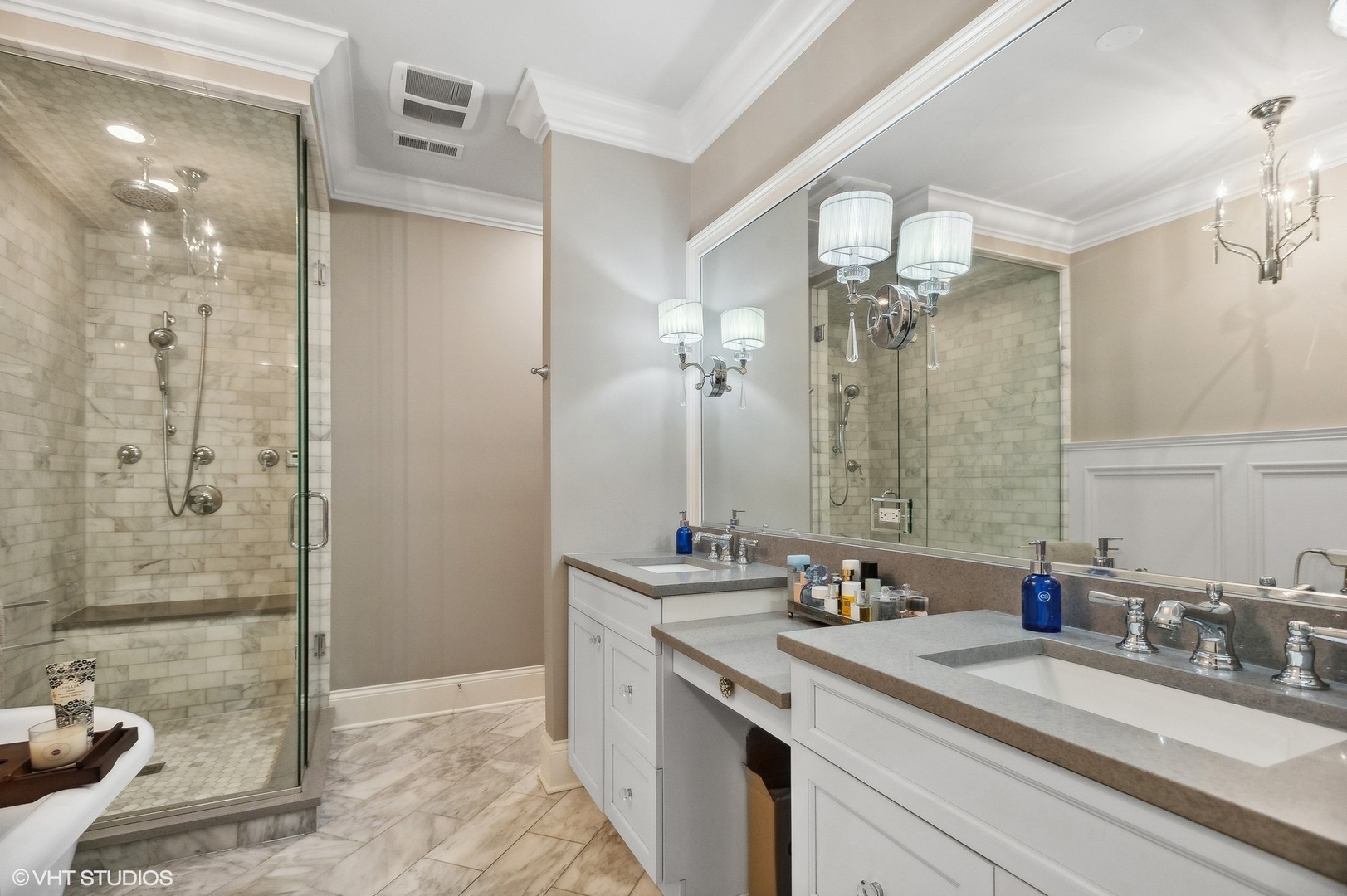 1152 W Newport Avenue Unit: 1
