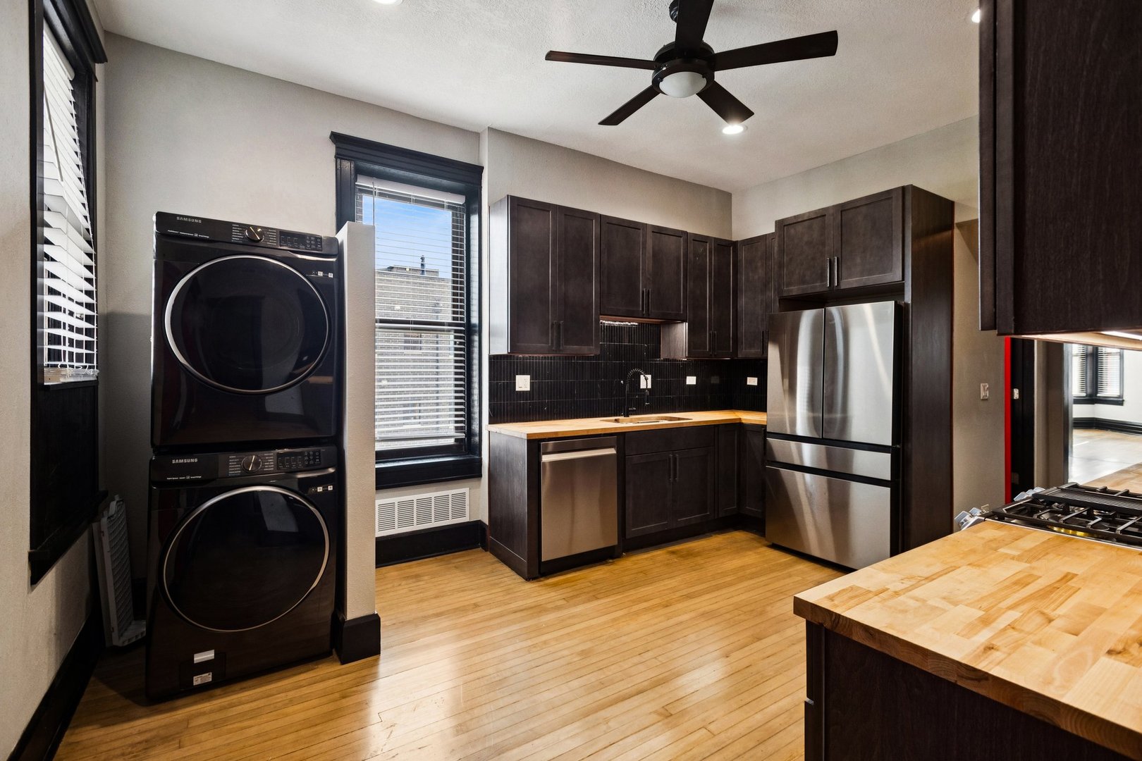 2900 W Belmont Avenue Unit: 3
