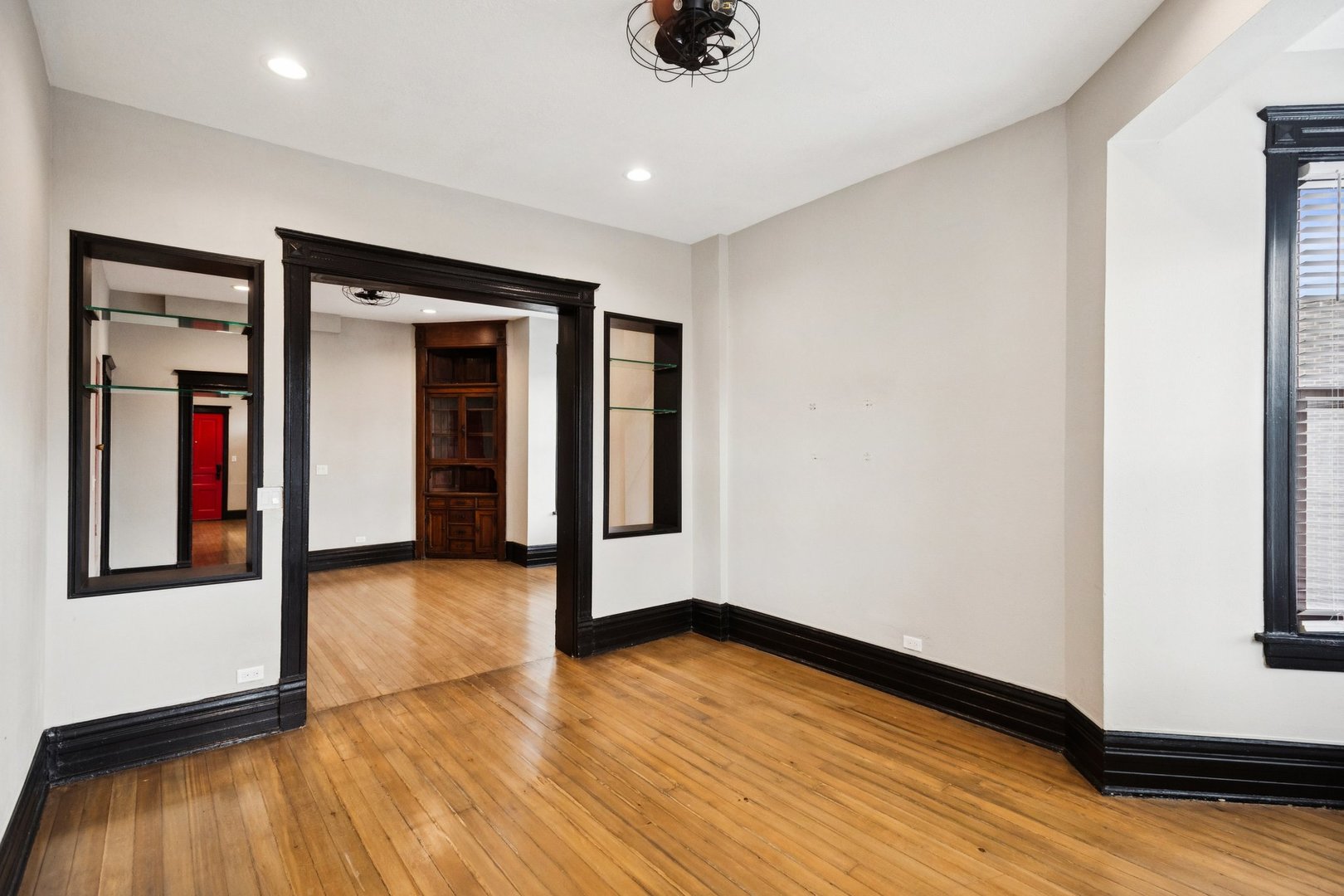 2900 W Belmont Avenue Unit: 3