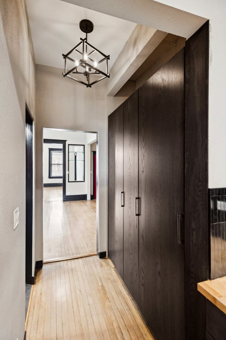 2900 W Belmont Avenue Unit: 3