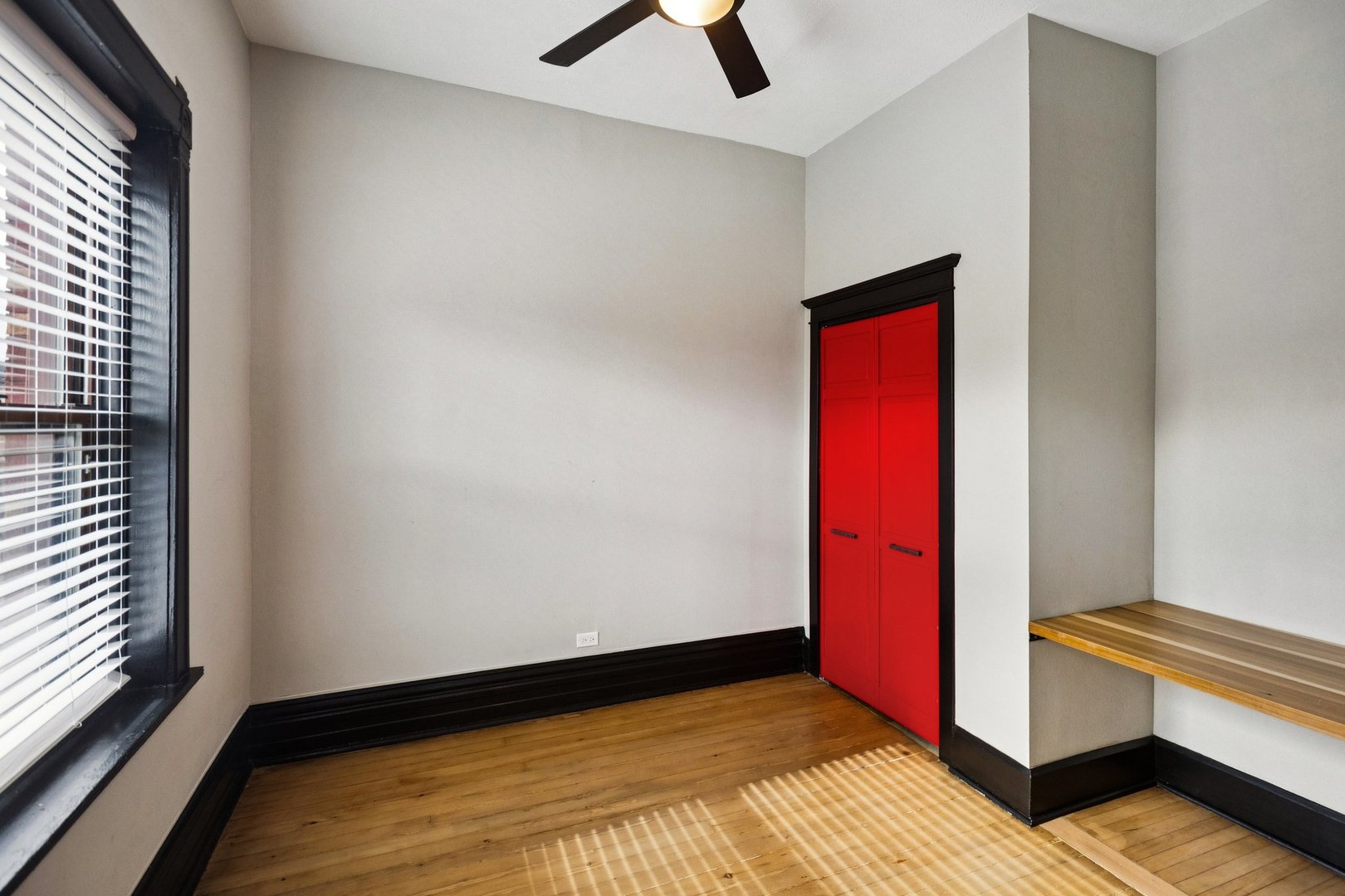 2900 W Belmont Avenue Unit: 3